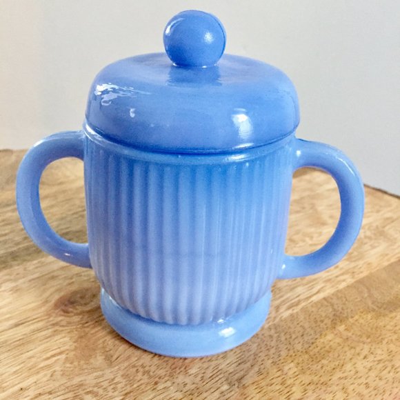 Vintage  Blue Milk Glass Creamer And Sugar Bowl EUC - Picture 4 of 7